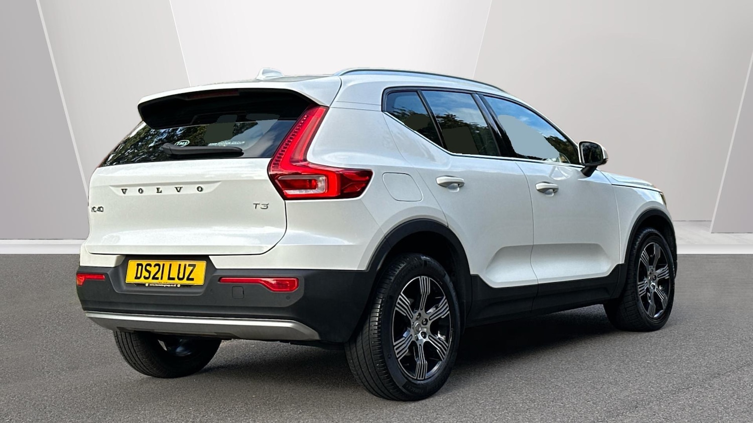 Used Volvo XC40 2021 for sale - 76336918: Photo 2