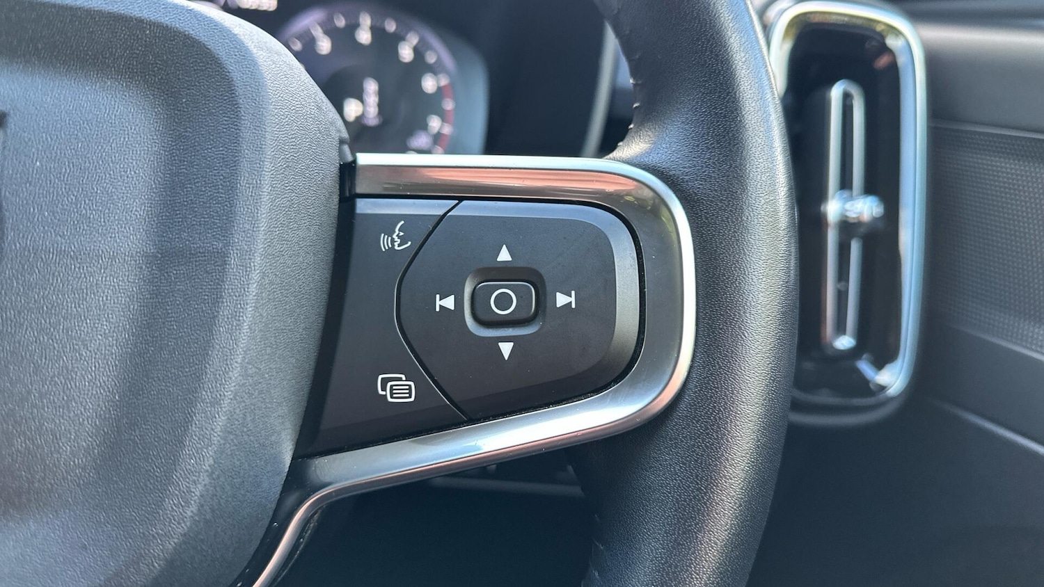 Used Volvo XC40 2021 for sale - 76336918: Photo 22