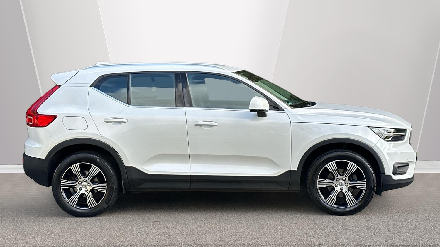 Used Volvo XC40 2021 for sale - 76336918: Photo 3