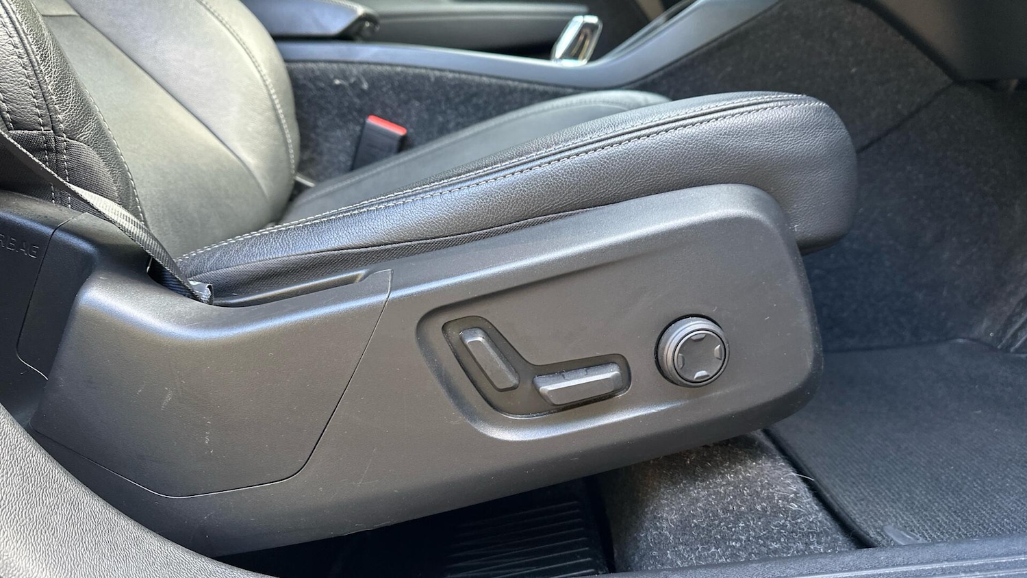 Used Volvo XC40 2021 for sale - 76336918: Photo 42