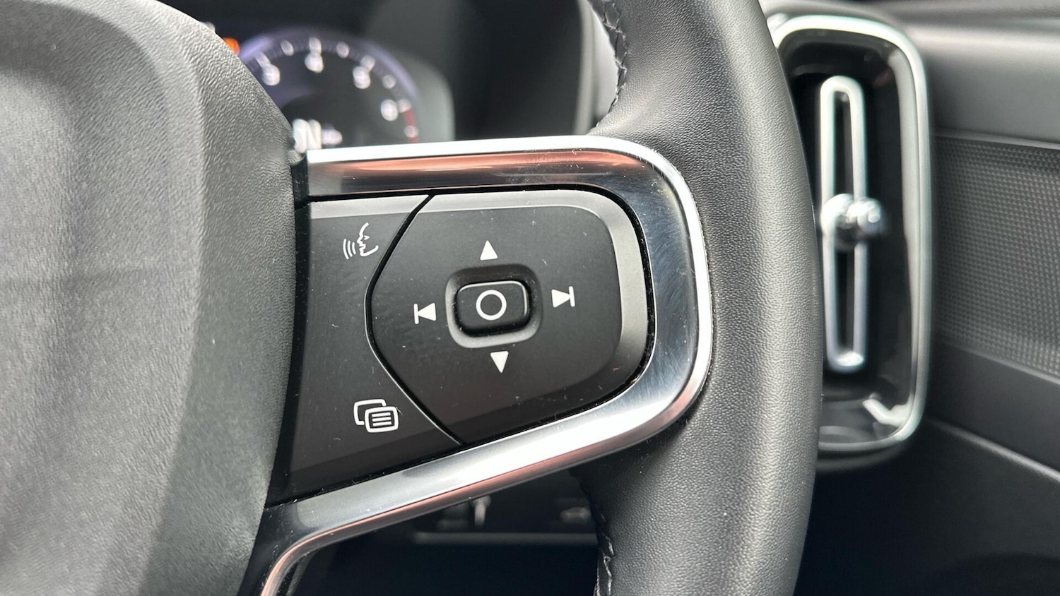 Used Volvo XC40 2021 for sale - 76336952: Photo 20