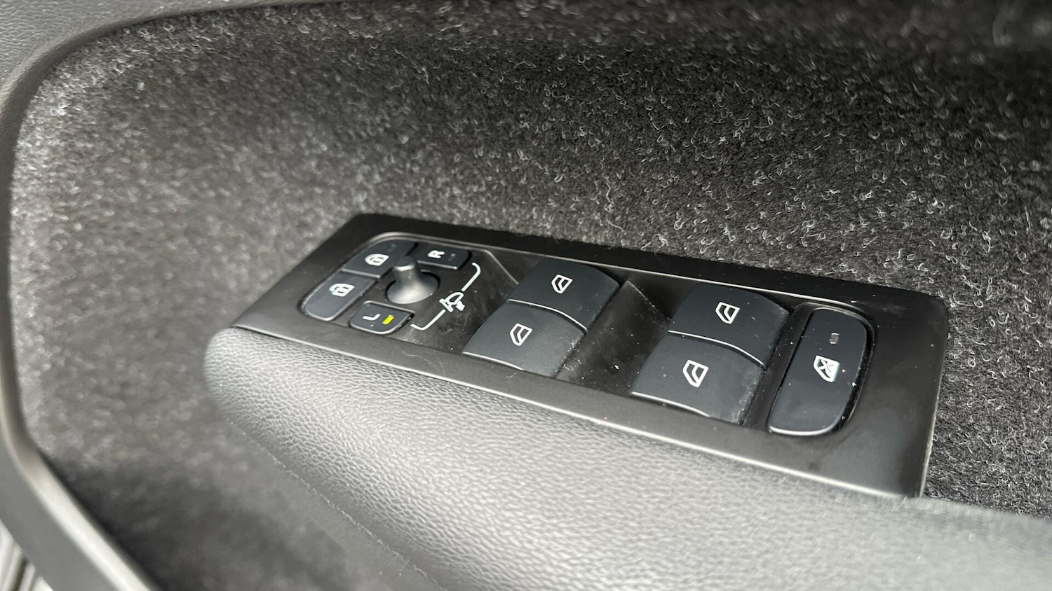 Used Volvo XC40 2021 for sale - 76336952: Photo 22