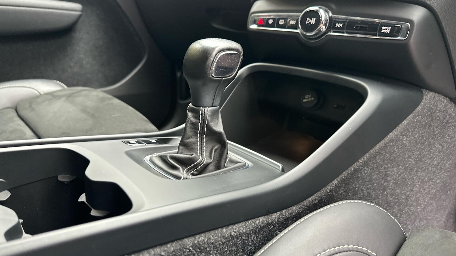 Used Volvo XC40 2021 for sale - 76336952: Photo 24