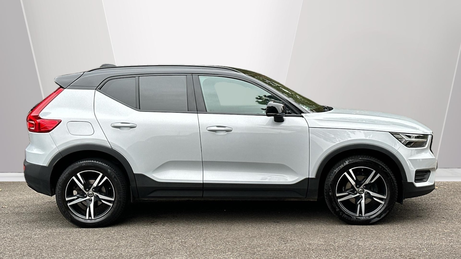 Used Volvo XC40 2021 for sale - 76336952: Photo 3