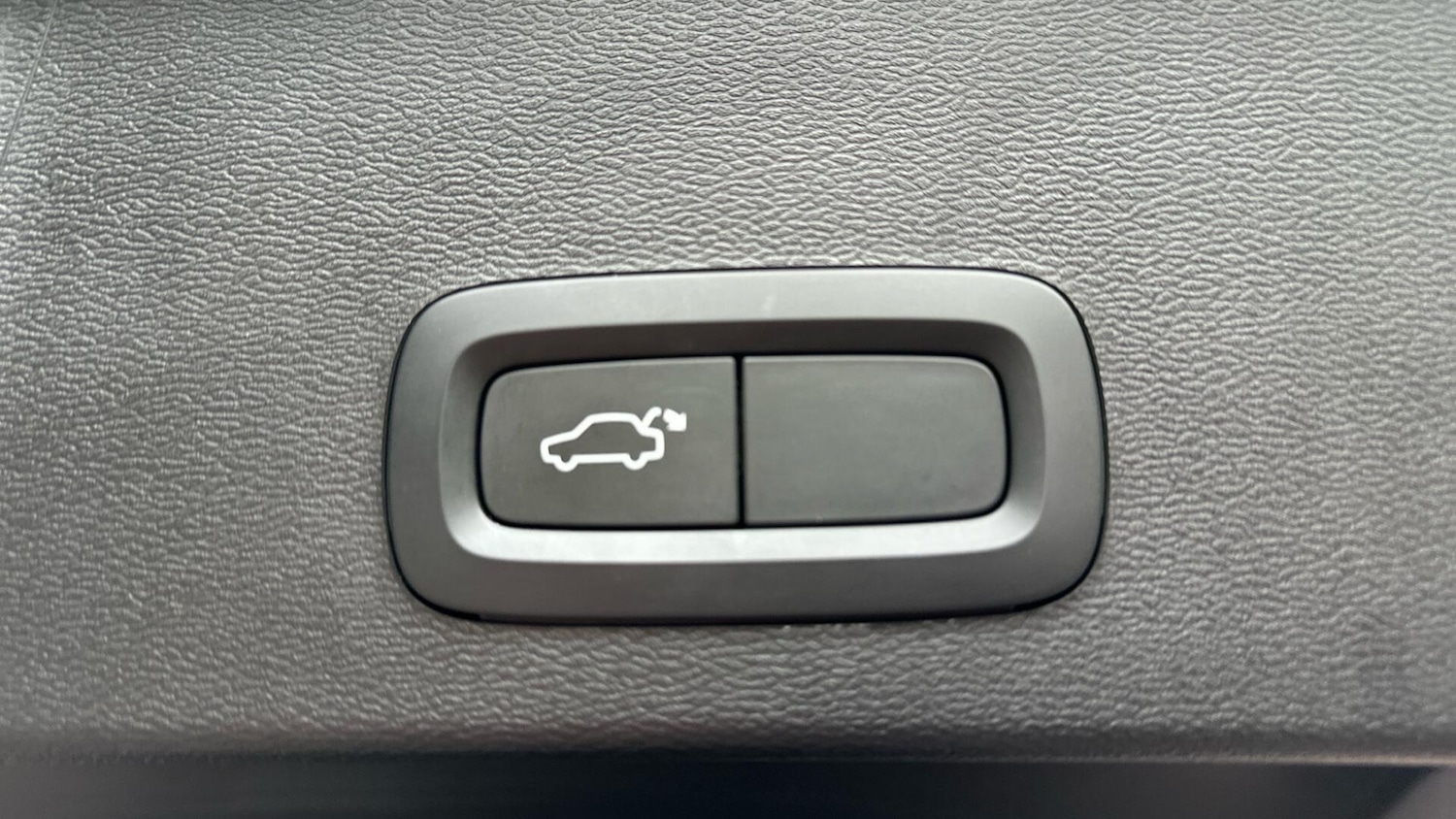 Used Volvo XC40 2021 for sale - 76336952: Photo 32