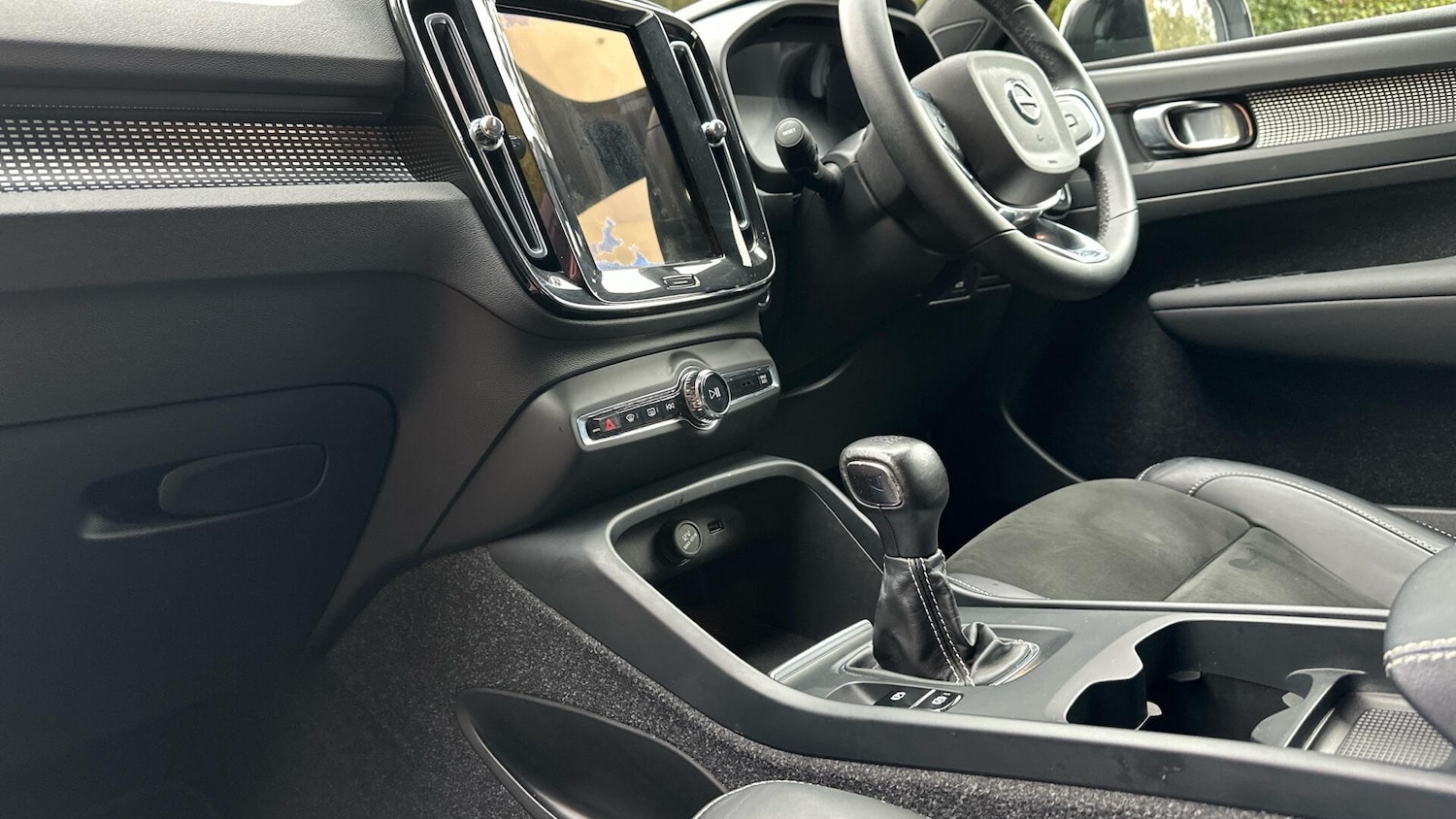 Used Volvo XC40 2021 for sale - 76336952: Photo 37