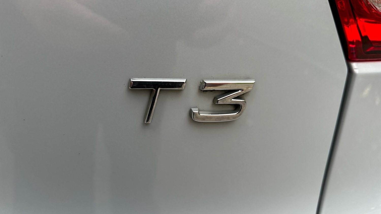 Used Volvo XC40 2021 for sale - 76336952: Photo 44