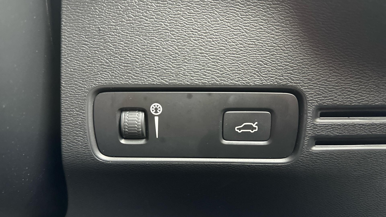 Used Volvo XC40 2021 for sale - 76336952: Photo 50