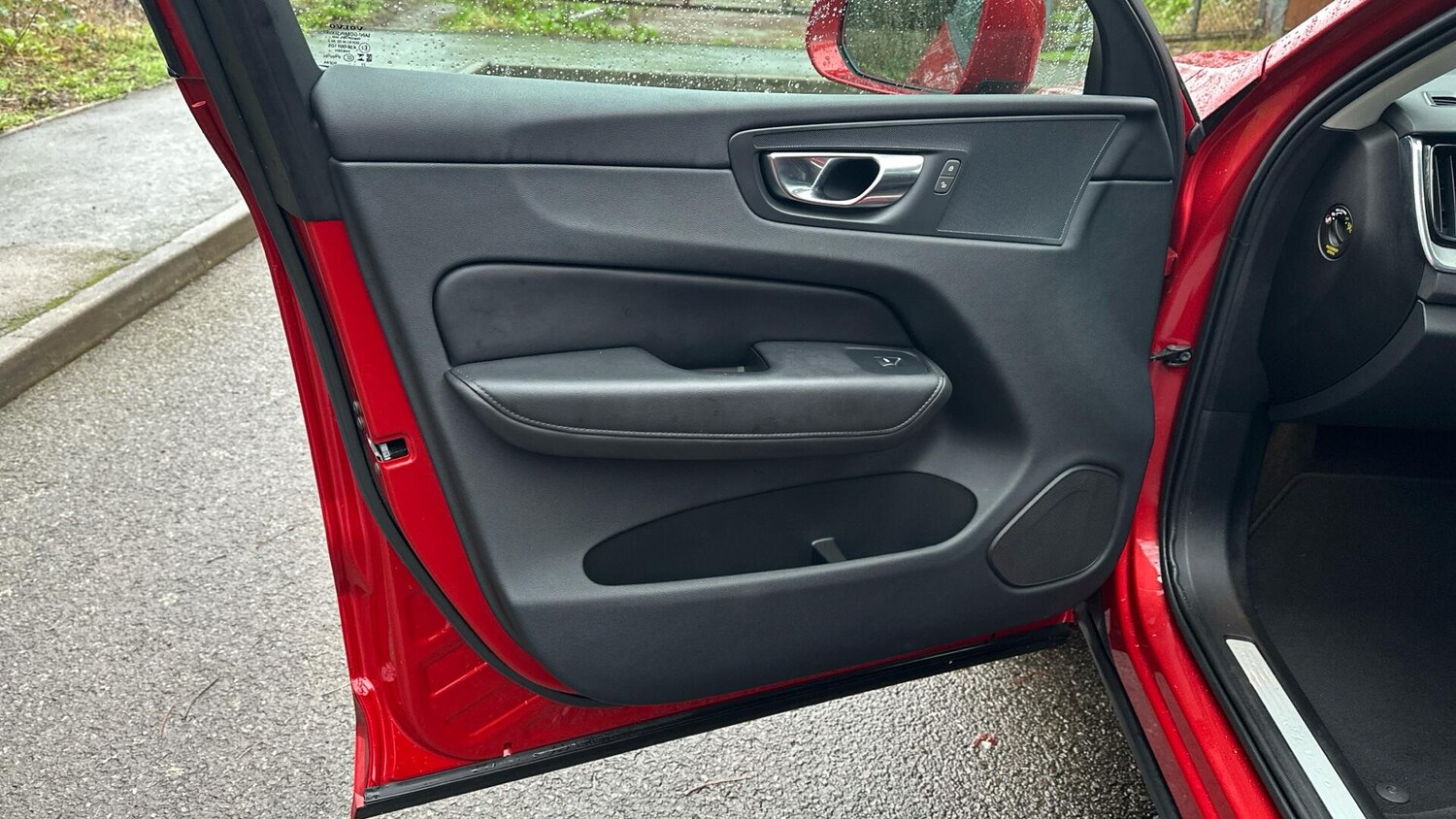 Used Volvo XC60 2023 for sale - 77672968: Photo 29