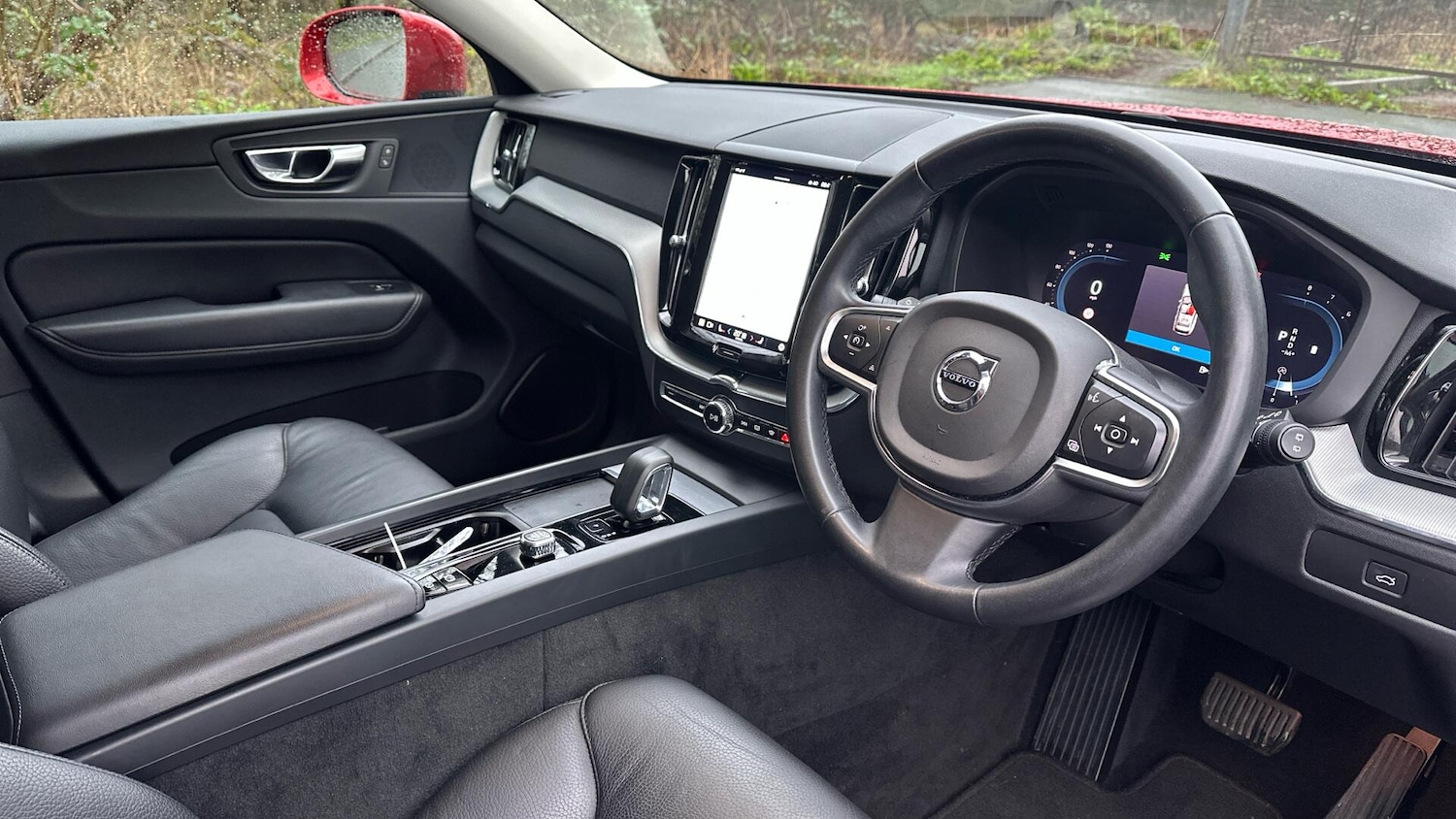 Used Volvo XC60 2023 for sale - 77672968: Photo 4