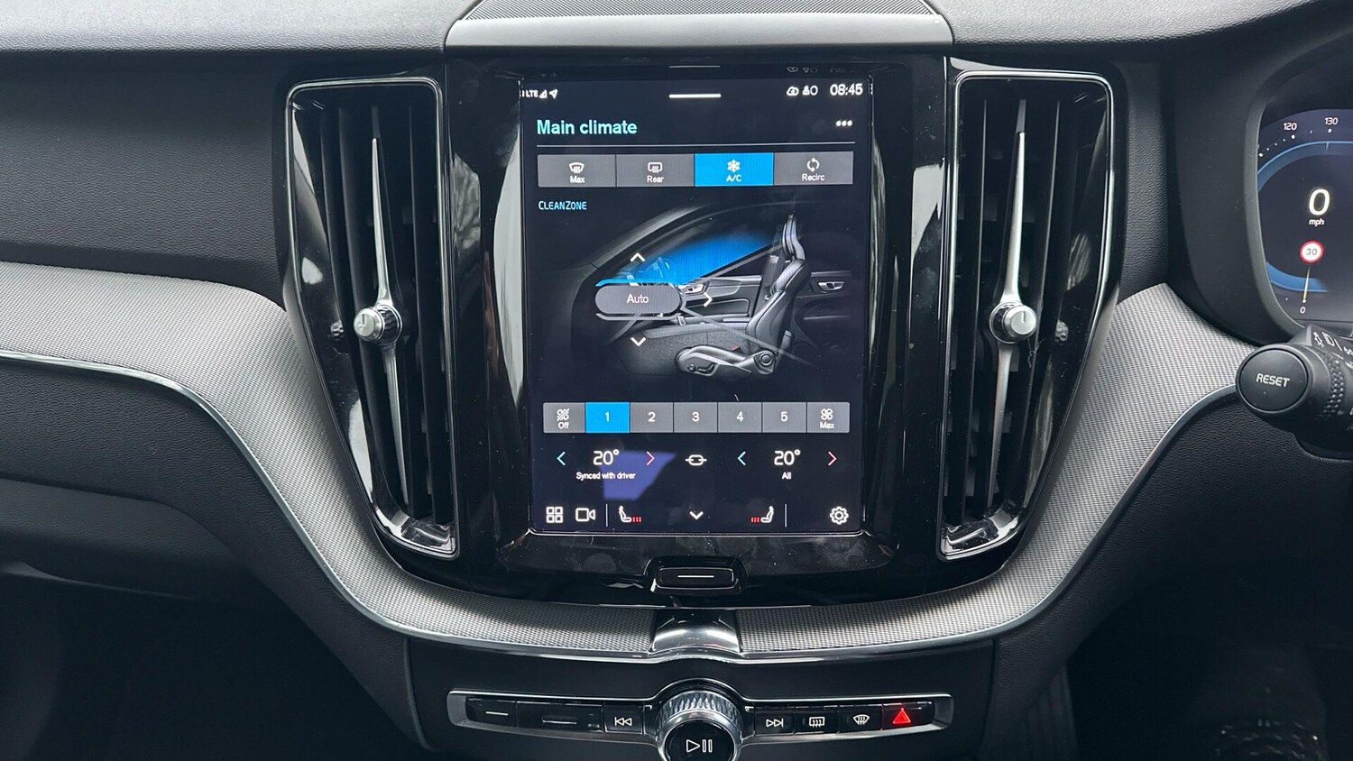 Used Volvo XC60 2023 for sale - 77672968: Photo 49