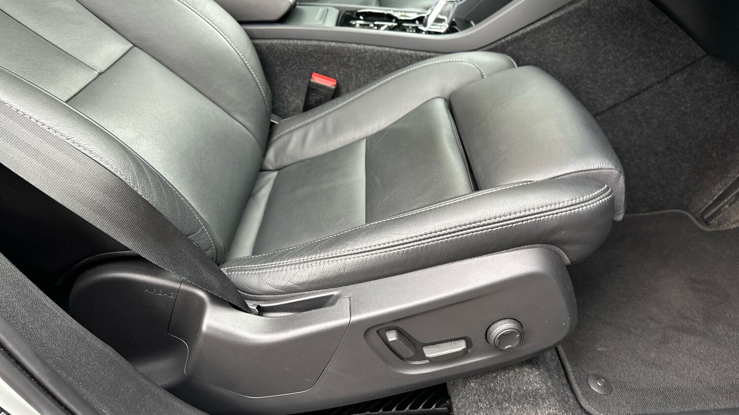 Used Volvo XC40 2024 for sale - 76337132: Photo 18