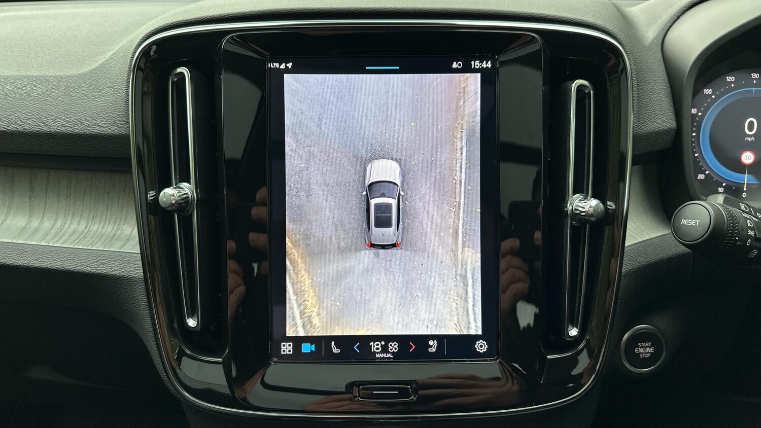 Used Volvo XC40 2024 for sale - 76337132: Photo 40