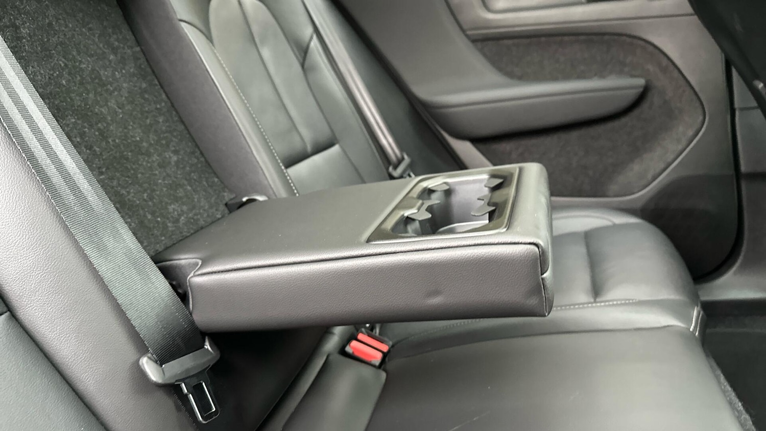 Used Volvo XC40 2024 for sale - 76337132: Photo 46