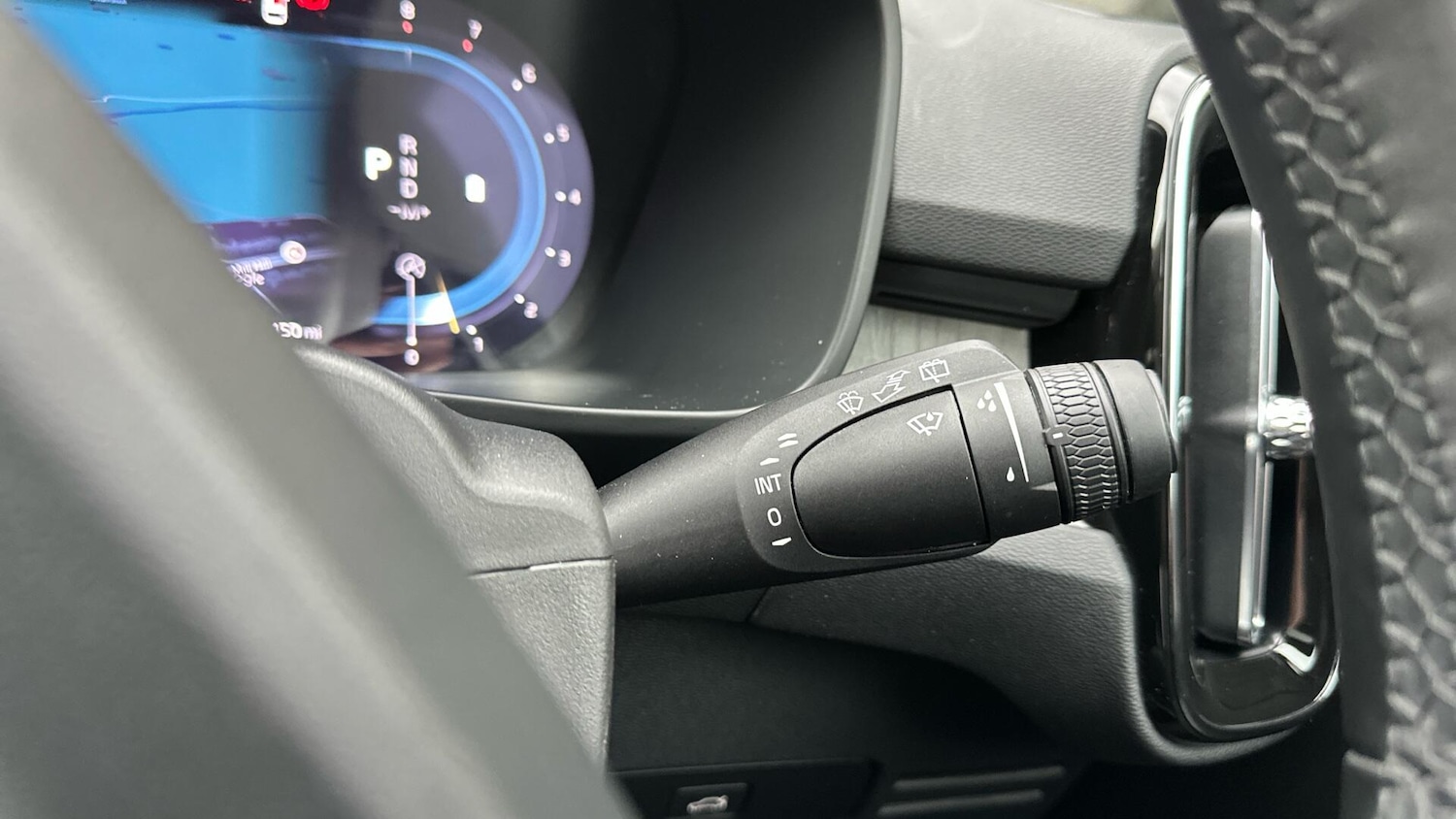 Used Volvo XC40 2024 for sale - 76337132: Photo 48