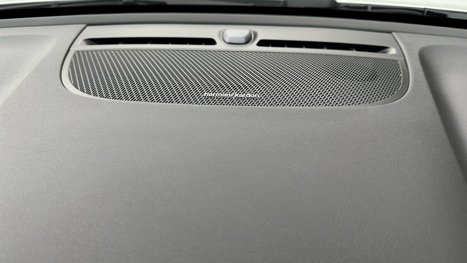 Used Volvo XC40 2024 for sale - 76337132: Photo 49