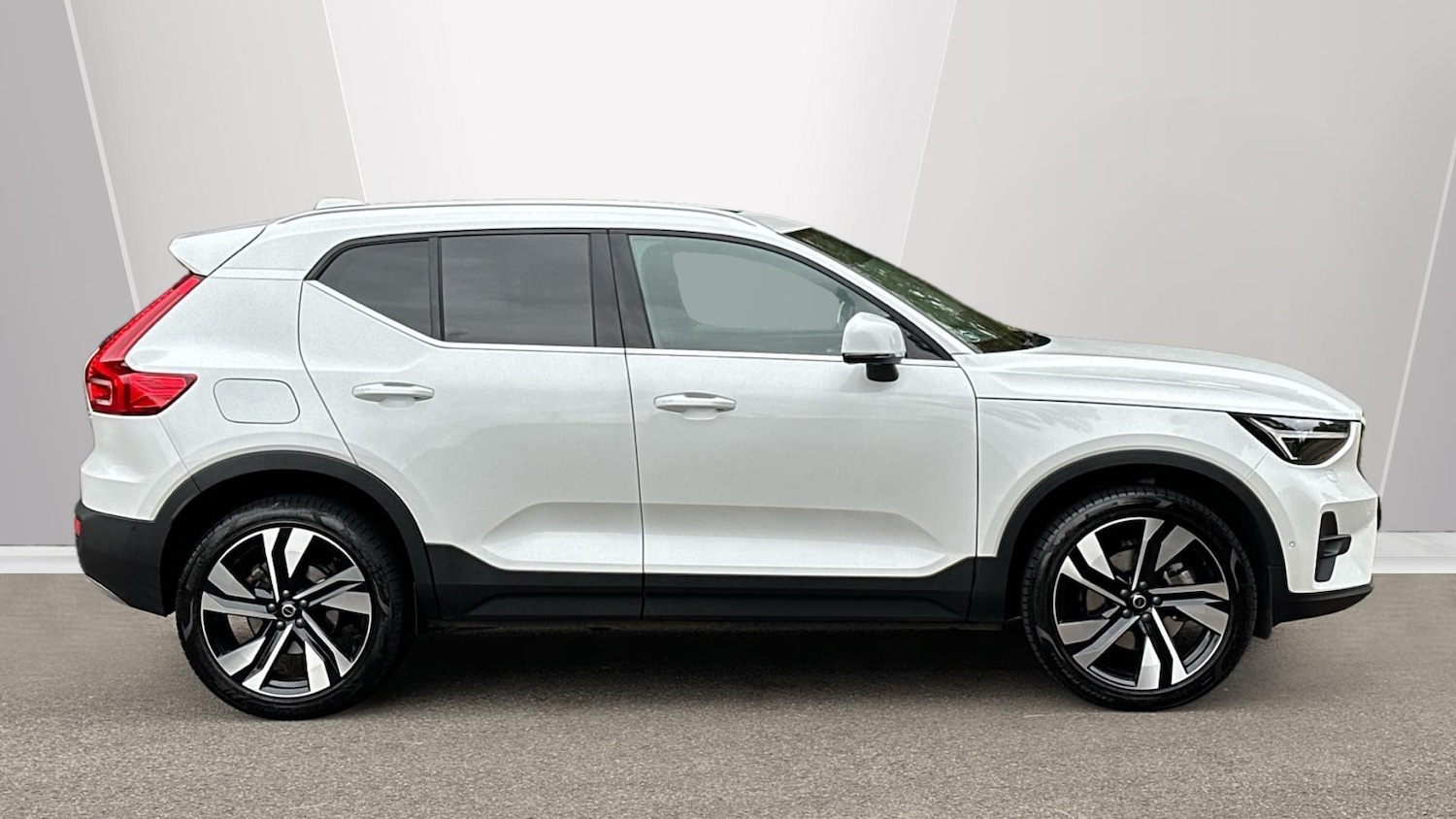 Used Volvo XC40 2024 for sale - 76337132: Photo 8