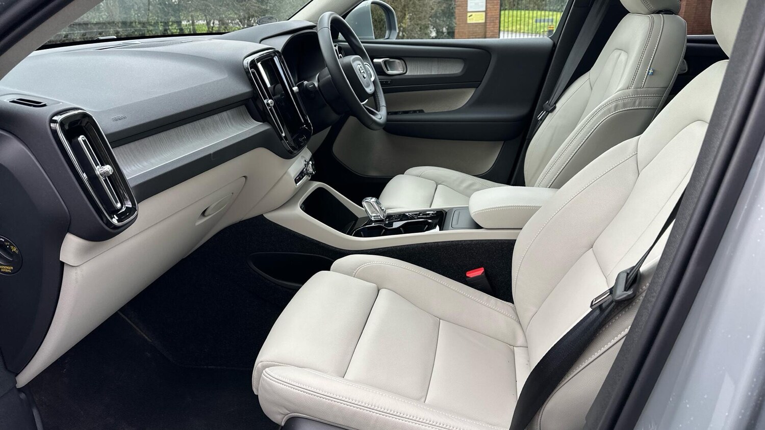 Used Volvo XC40 2026 for sale - 77673015: Photo 29