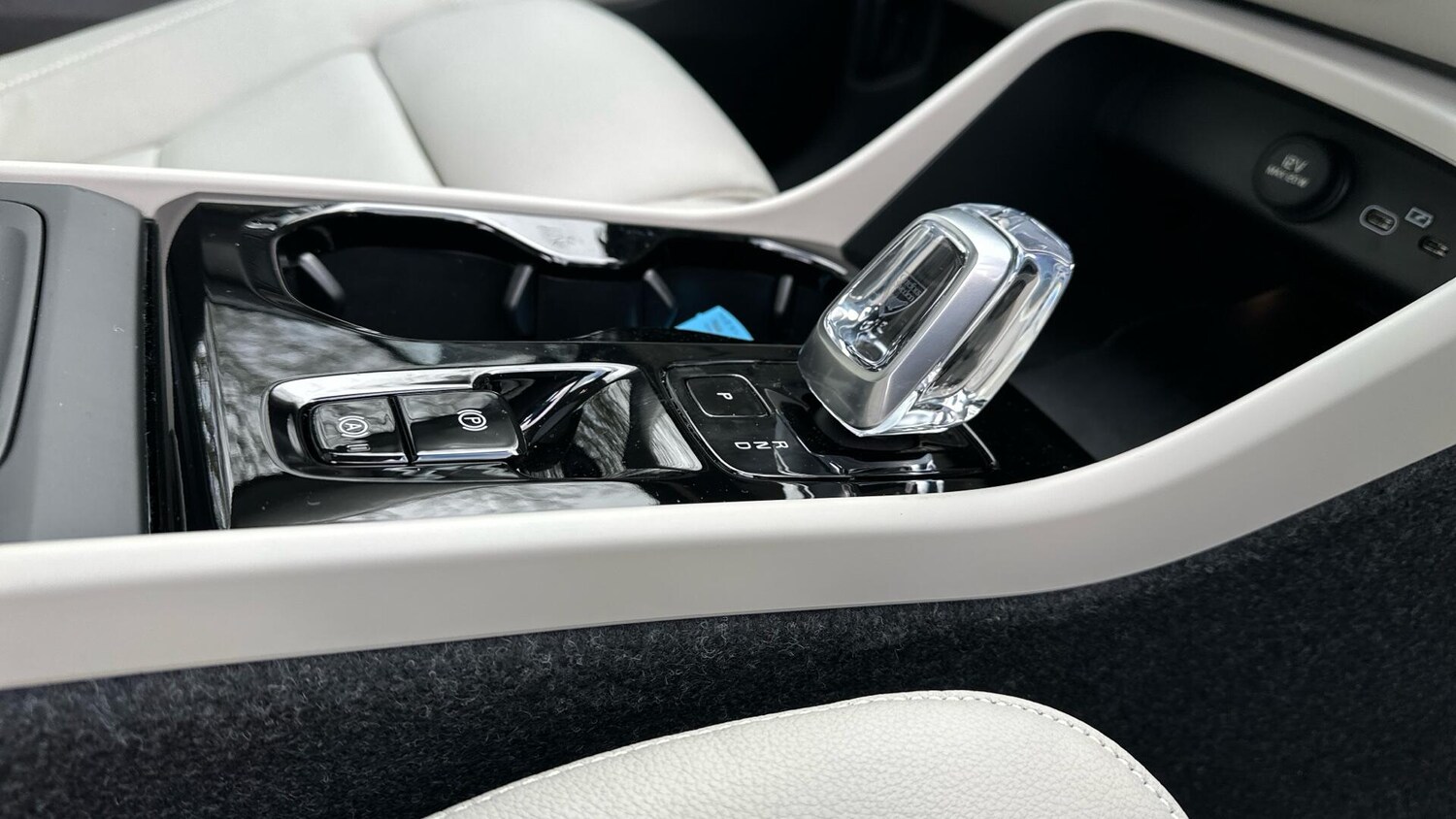 Used Volvo XC40 2026 for sale - 77673015: Photo 41