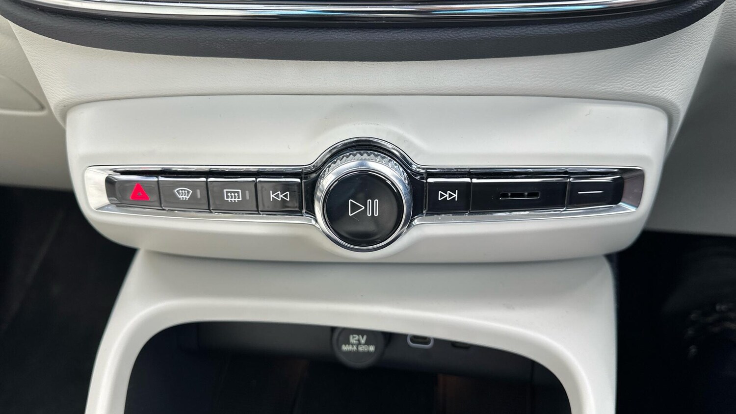 Used Volvo XC40 2026 for sale - 77673015: Photo 46