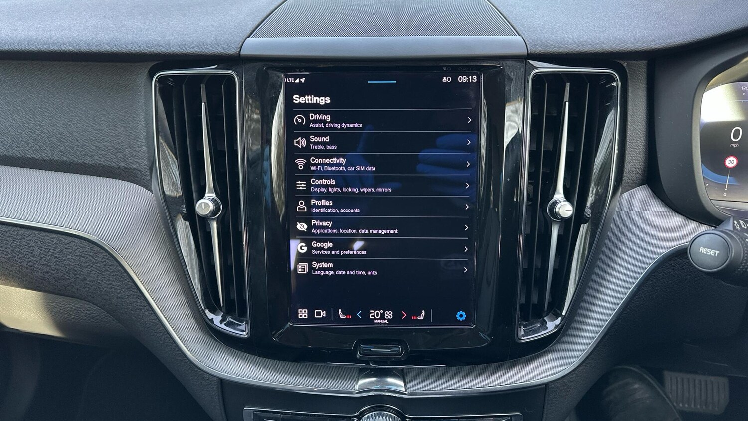 Used Volvo XC60 2023 for sale - 77672998: Photo 18