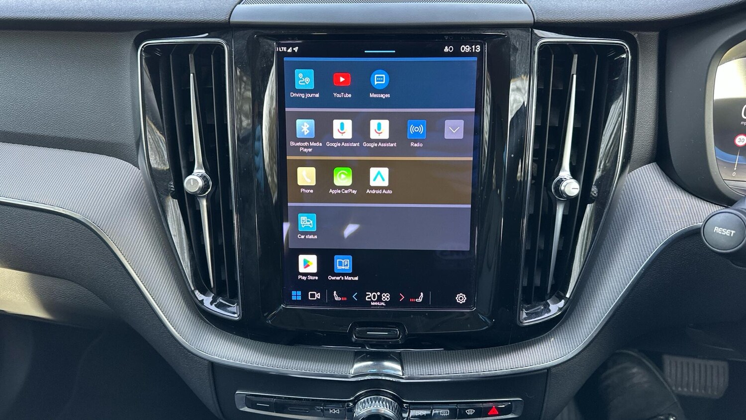 Used Volvo XC60 2023 for sale - 77672998: Photo 21