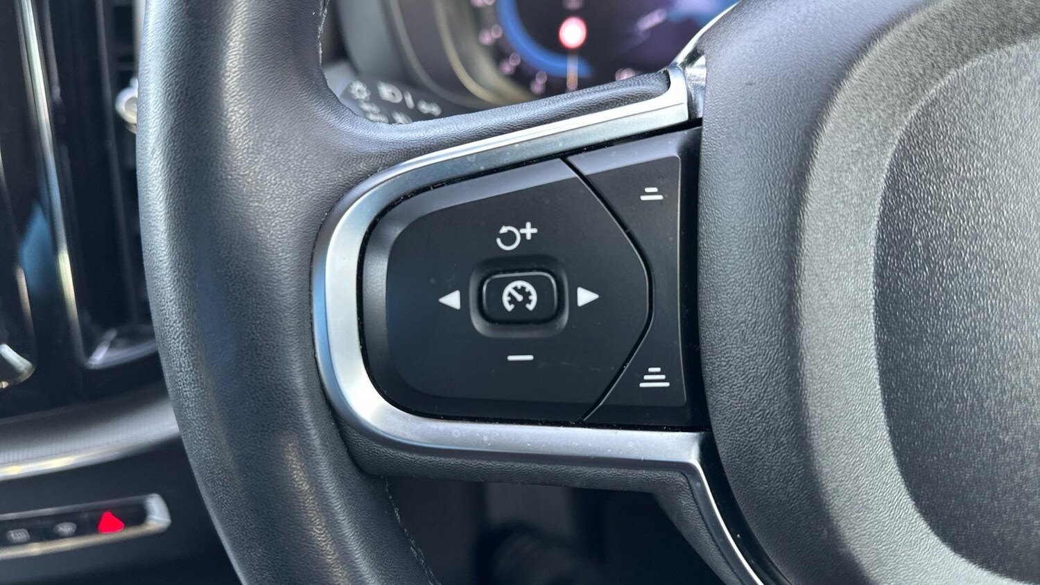 Used Volvo XC60 2023 for sale - 77672998: Photo 22