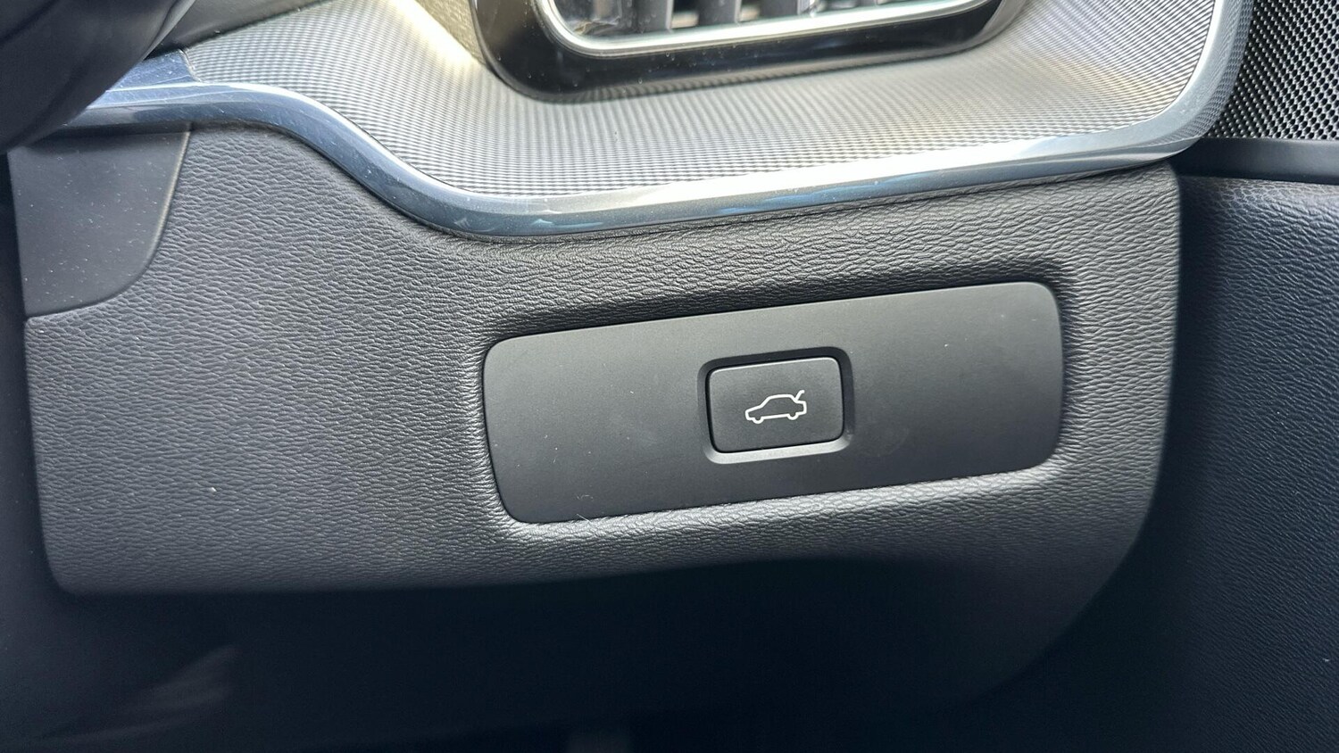 Used Volvo XC60 2023 for sale - 77672998: Photo 29