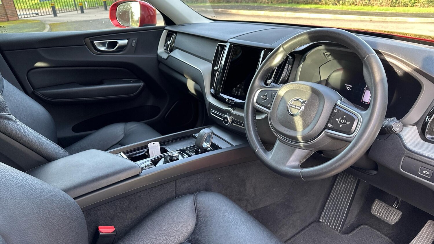 Used Volvo XC60 2023 for sale - 77672998: Photo 32