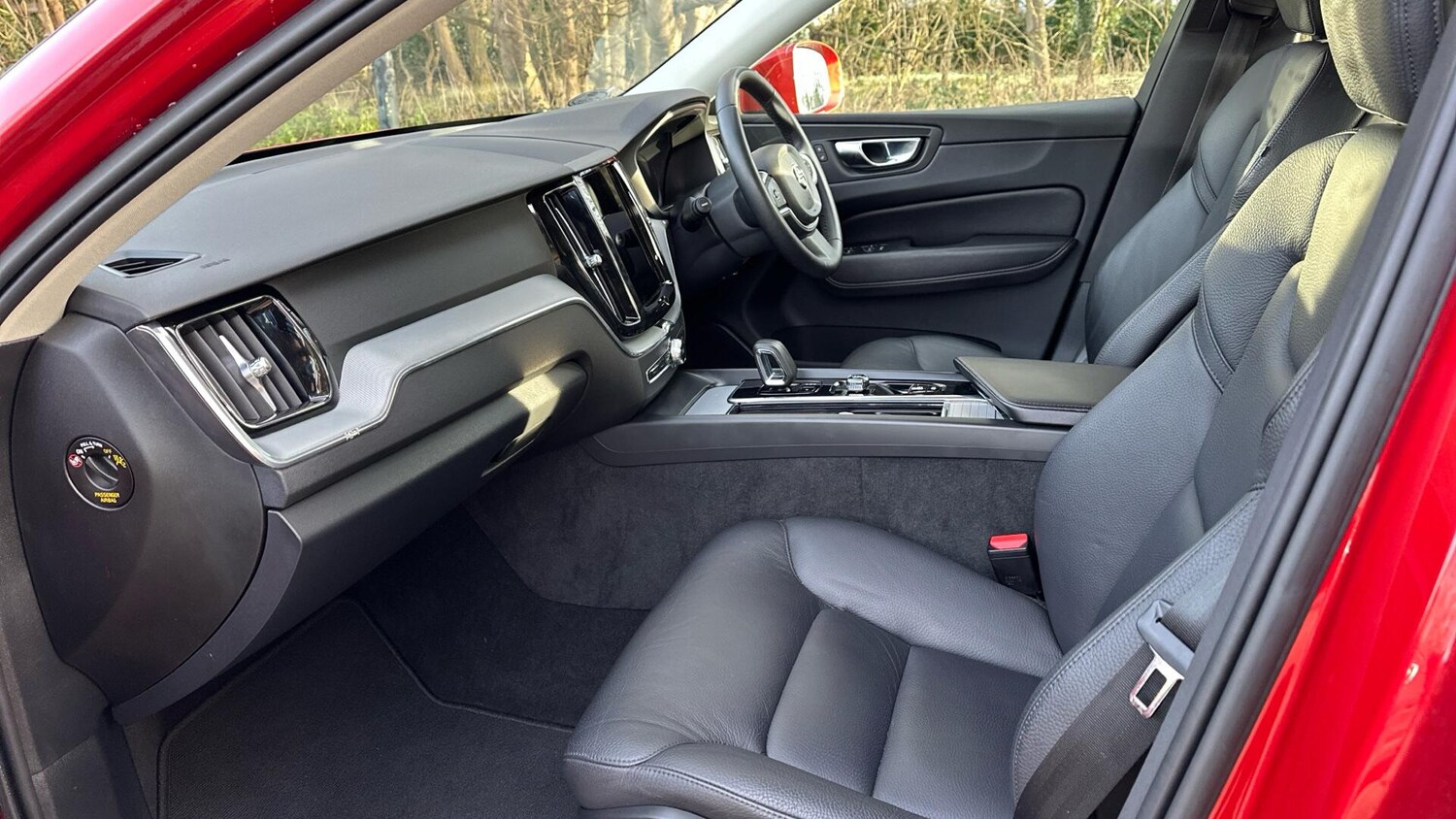 Used Volvo XC60 2023 for sale - 77672998: Photo 40