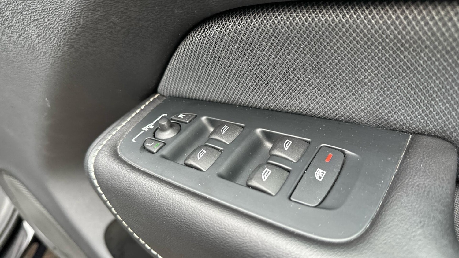 Used Volvo XC60 2022 for sale - 76336888: Photo 24