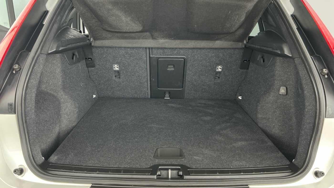 Used Volvo XC40 2021 for sale - 77082061: Photo 5