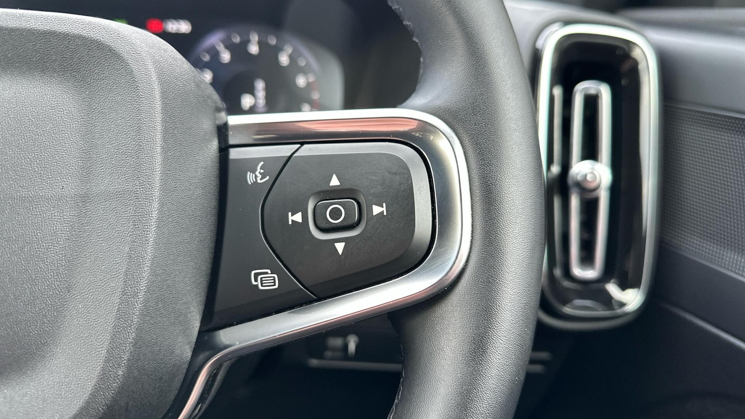 Used Volvo XC40 2021 for sale - 76349756: Photo 21