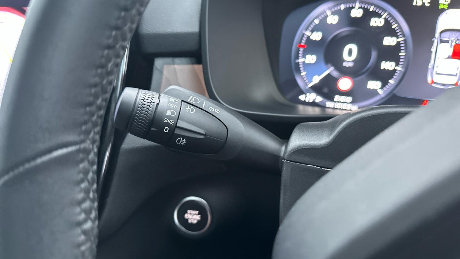 Used Volvo XC40 2023 for sale - 76457729: Photo 20