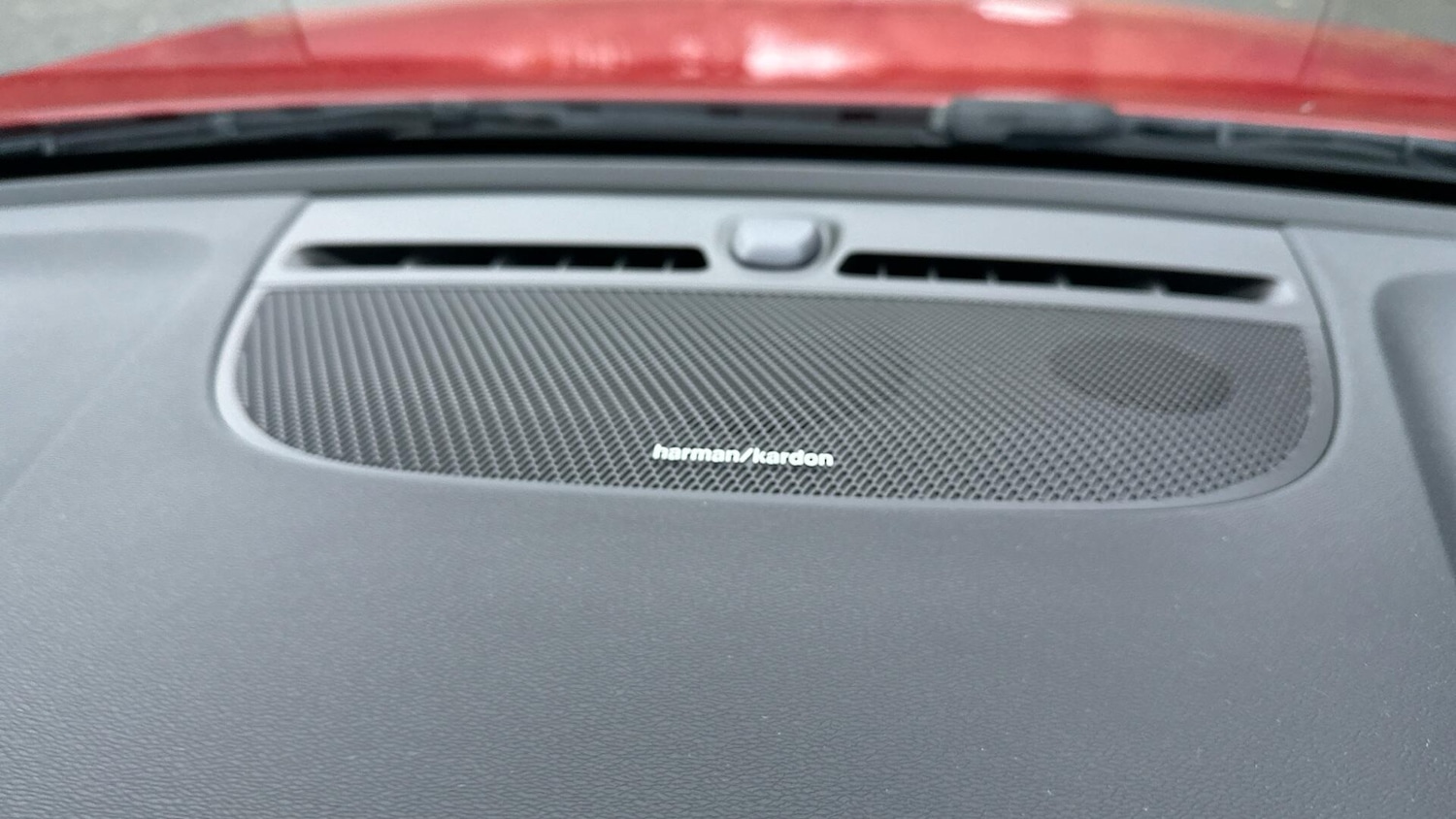 Used Volvo XC40 2023 for sale - 76457729: Photo 25