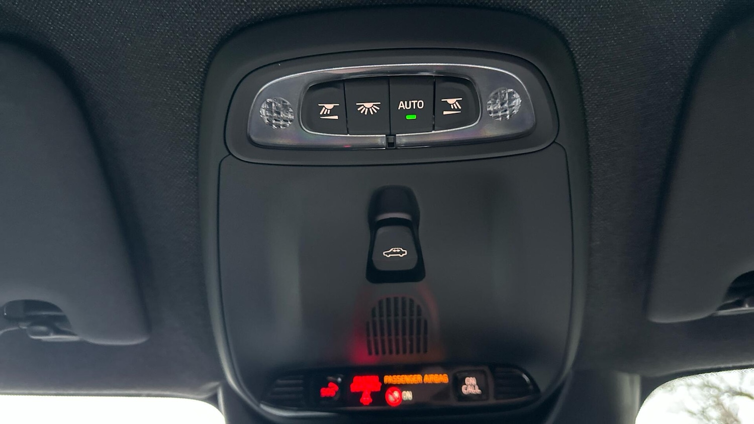 Used Volvo XC40 2023 for sale - 76457729: Photo 28