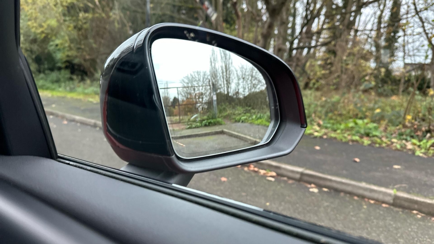 Used Volvo XC40 2023 for sale - 76457729: Photo 32