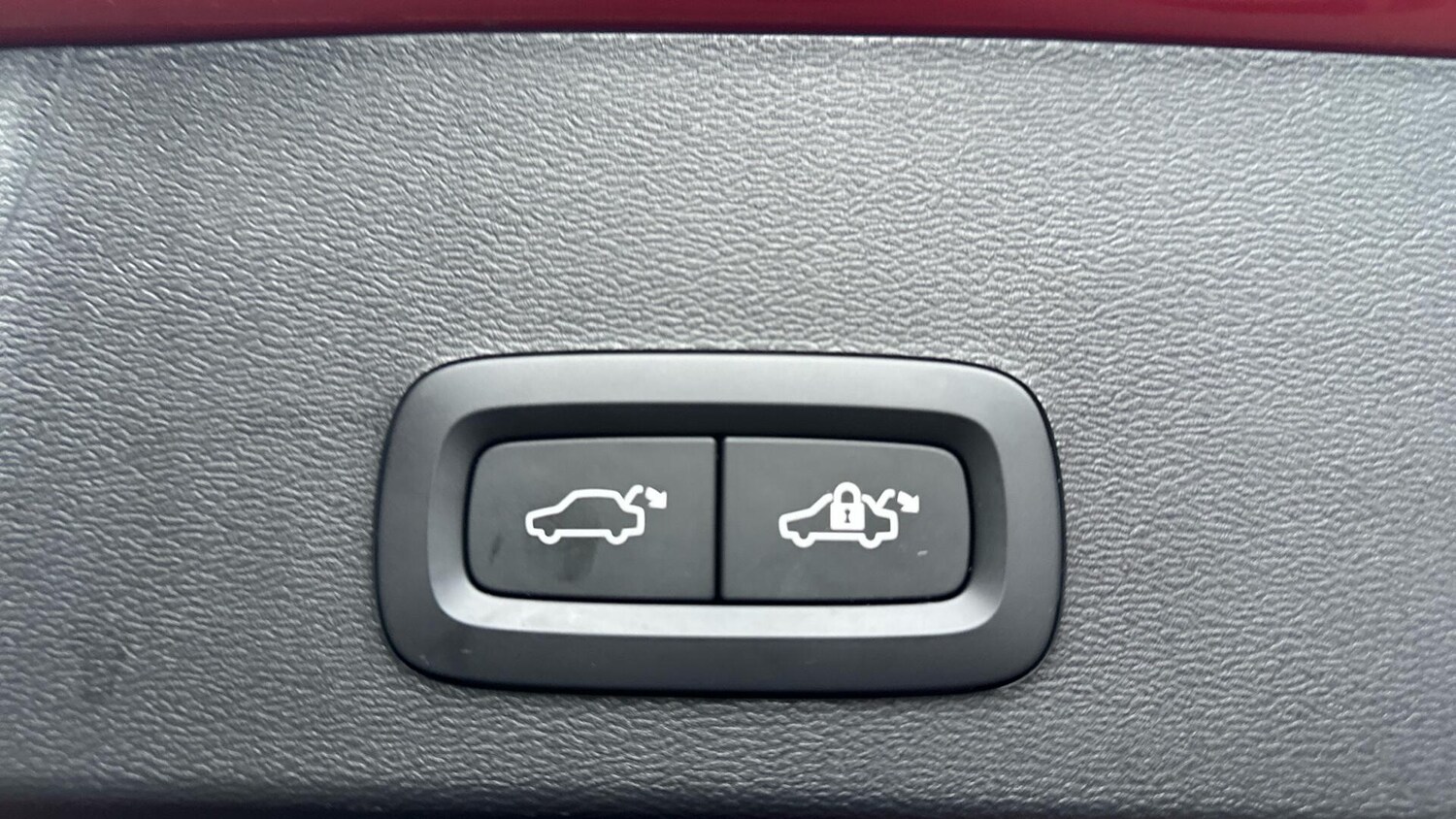 Used Volvo XC40 2023 for sale - 76457729: Photo 35