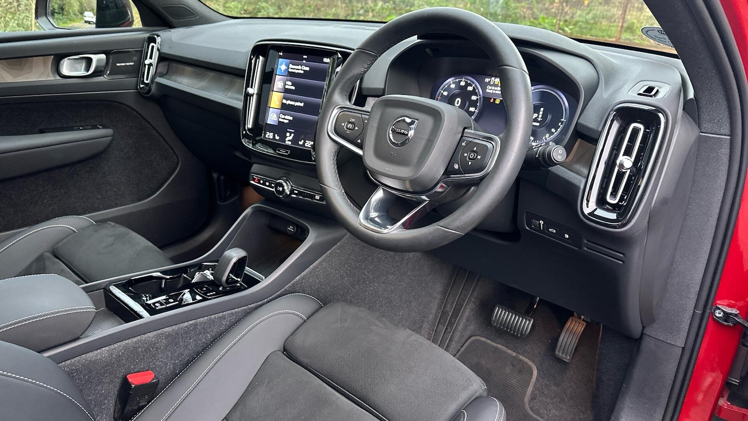 Used Volvo XC40 2023 for sale - 76457729: Photo 4