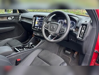 Used Volvo XC40 2023 for sale - 76457729: Photo