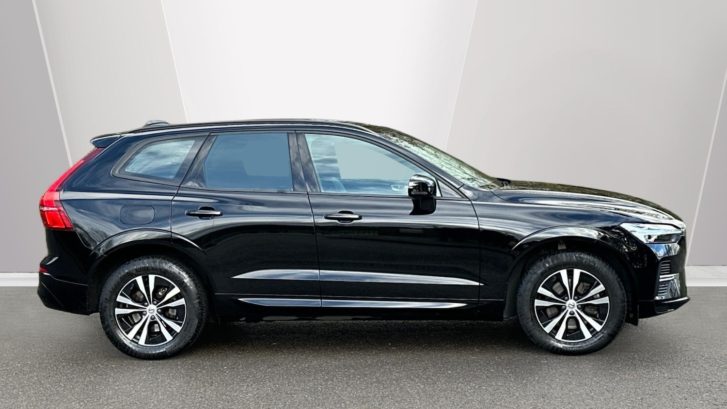 Used Volvo XC60 2023 for sale - 77794211: Photo 3