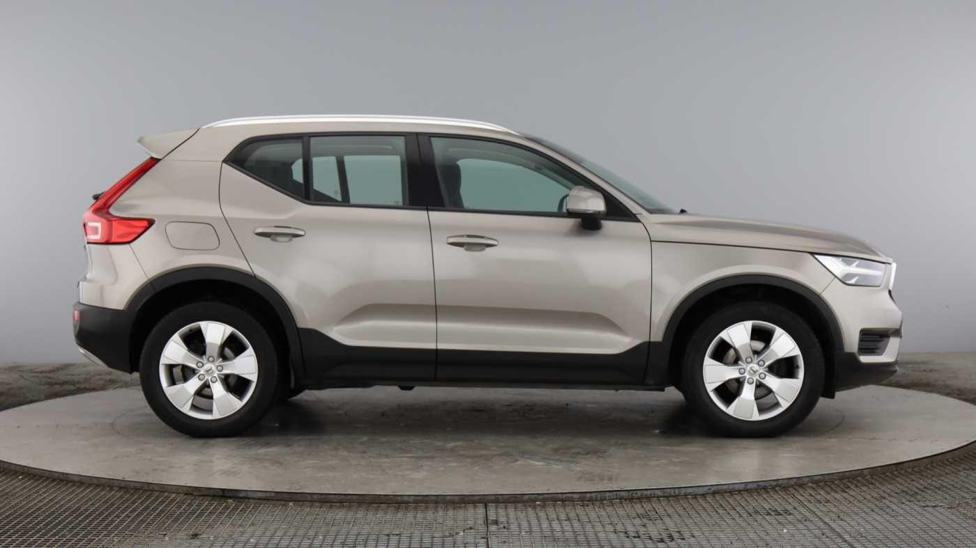 Used Volvo XC40 2022 for sale - 77538624: Photo 2