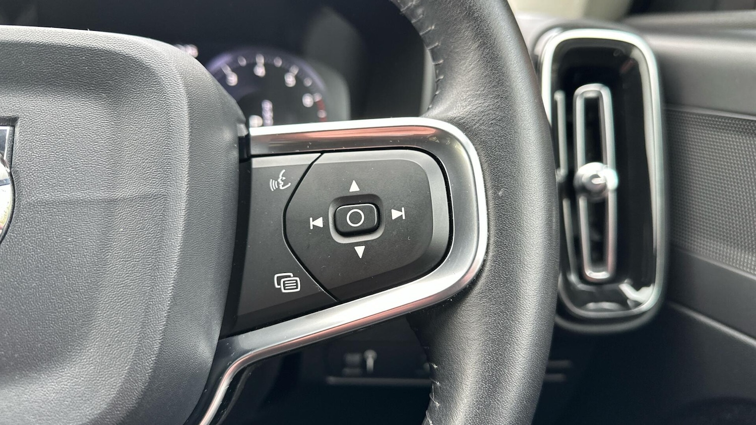 Used Volvo XC40 2019 for sale - 76337674: Photo 22