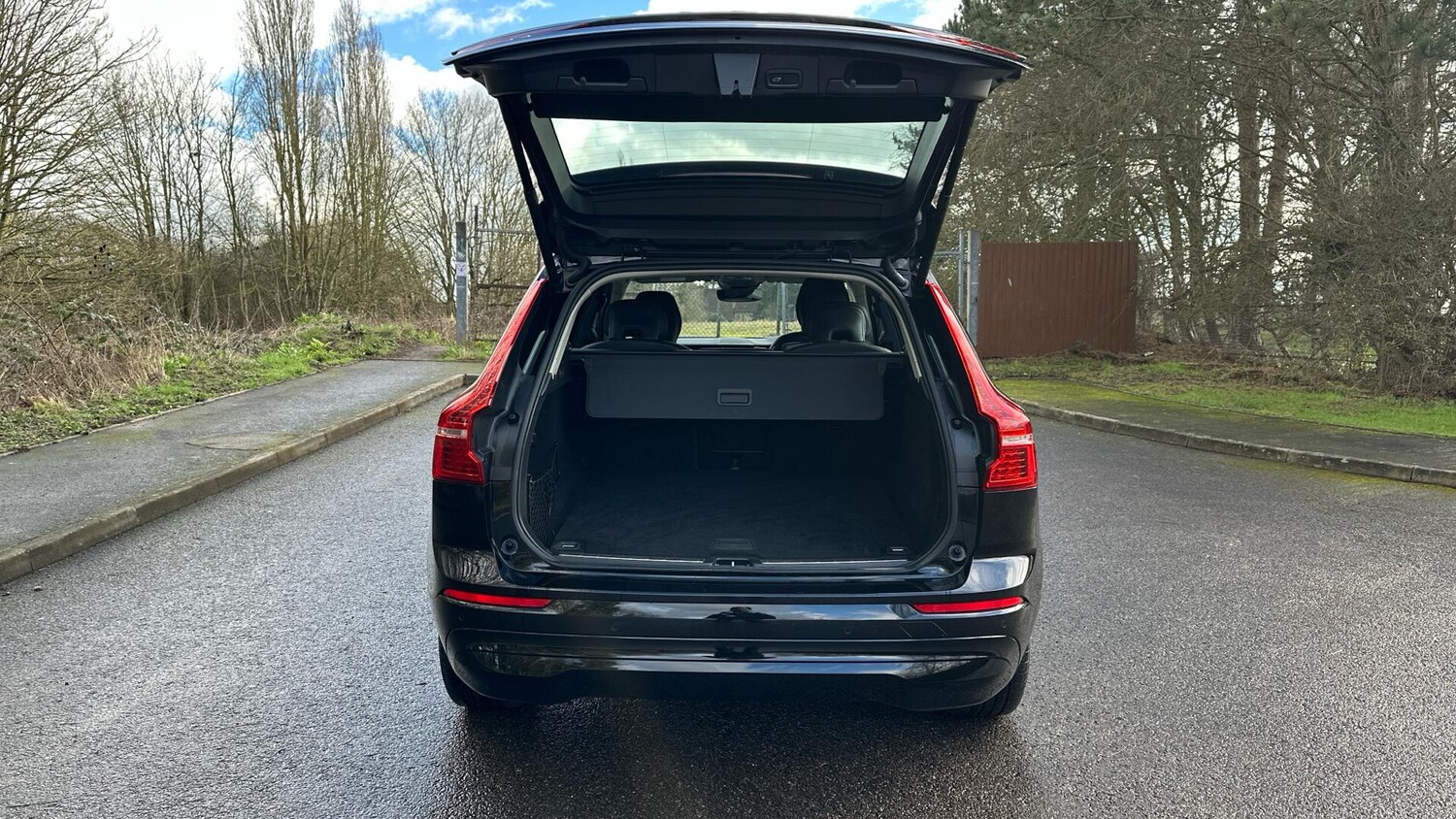 Used Volvo XC60 2023 for sale - 77672990: Photo 13