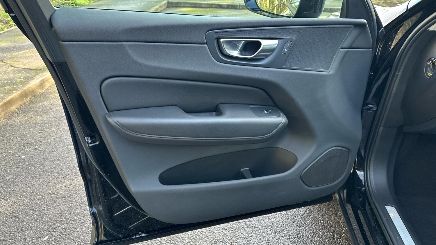 Used Volvo XC60 2023 for sale - 77672990: Photo 28