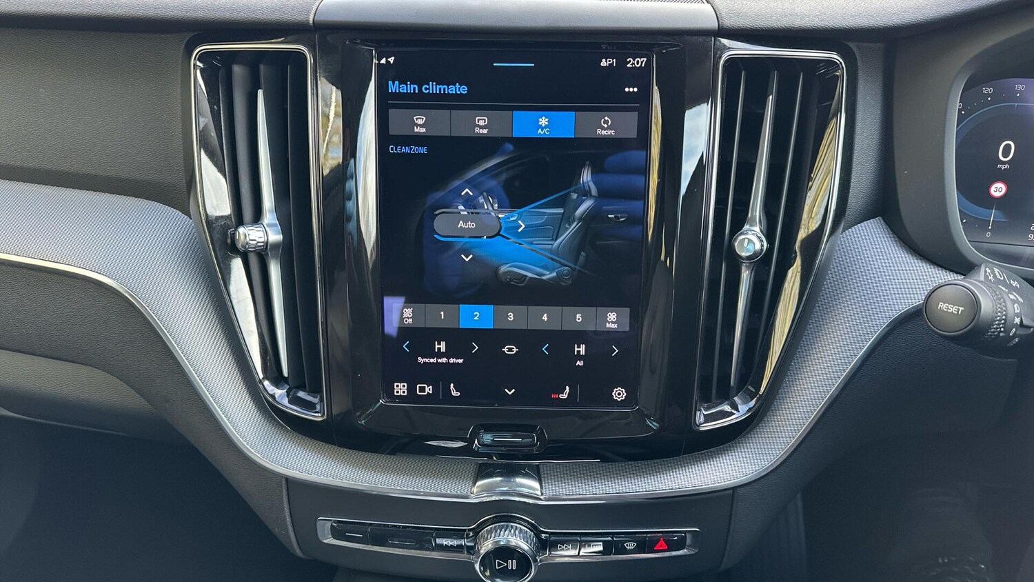 Used Volvo XC60 2023 for sale - 77672990: Photo 41