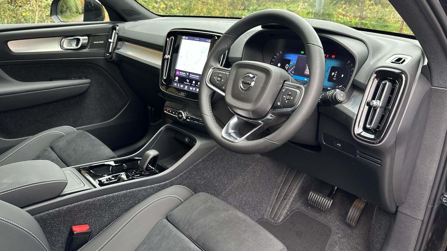 Used Volvo XC40 2025 for sale - 76337419: Photo 12