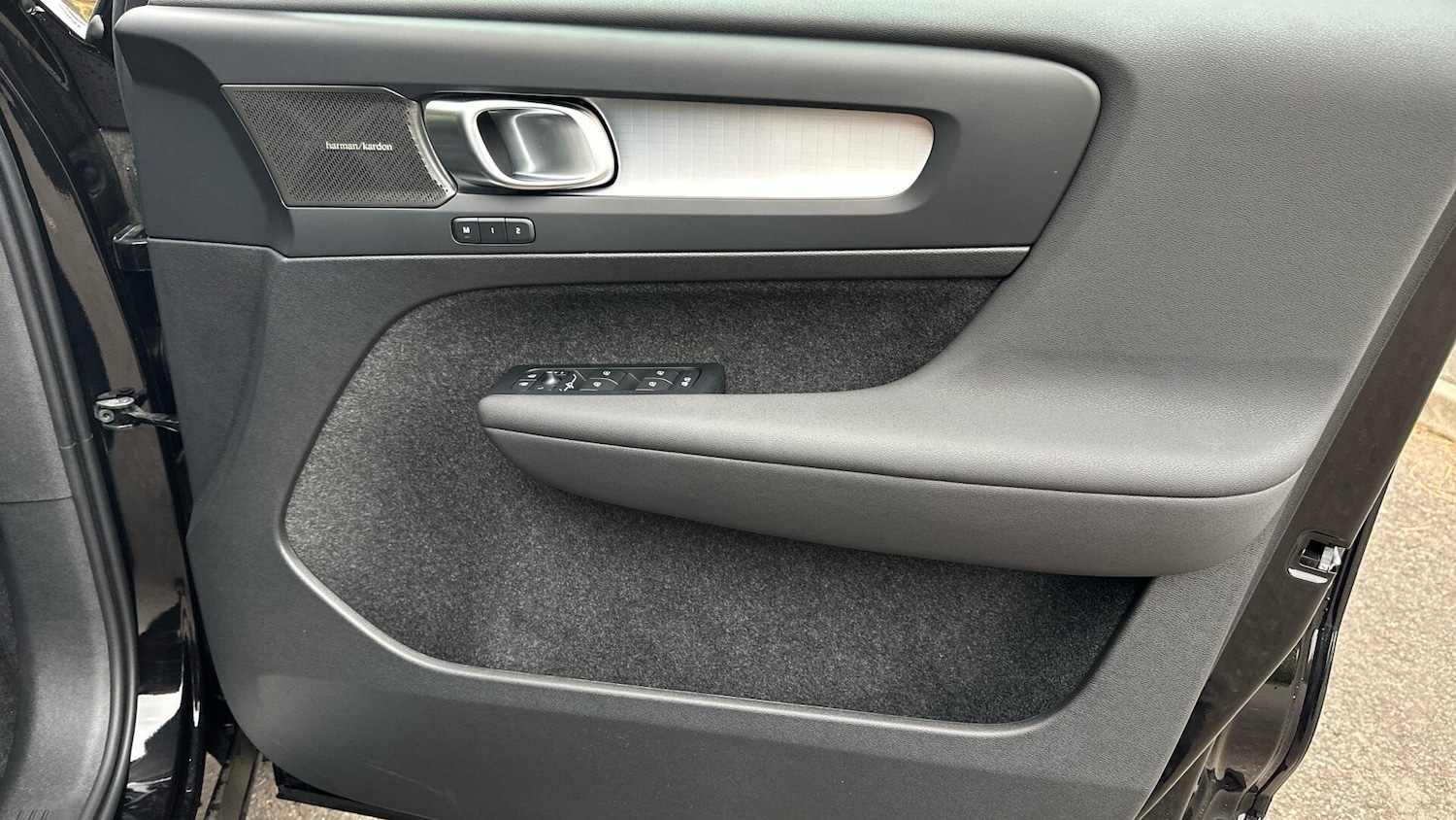 Used Volvo XC40 2025 for sale - 76337419: Photo 31