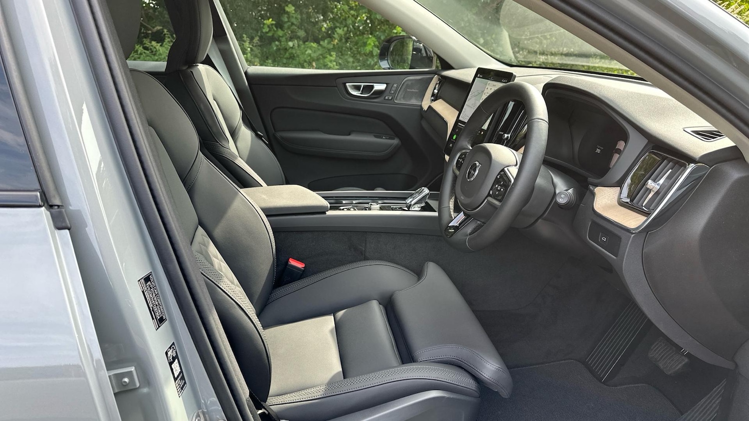 Used Volvo XC60 2025 for sale - 76584555: Photo 32