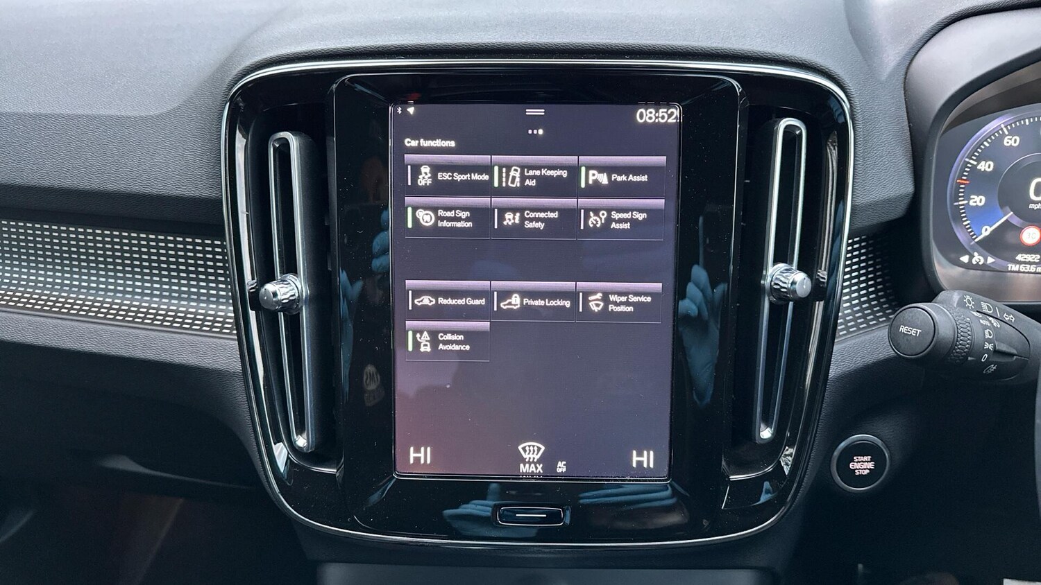 Used Volvo XC40 2021 for sale - 76657575: Photo 14